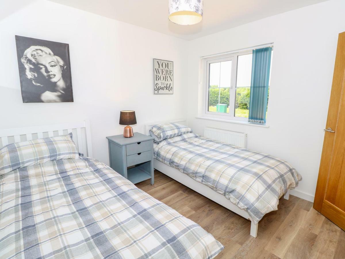 6 Yarmouth Cottages Freshwater Bagian luar foto